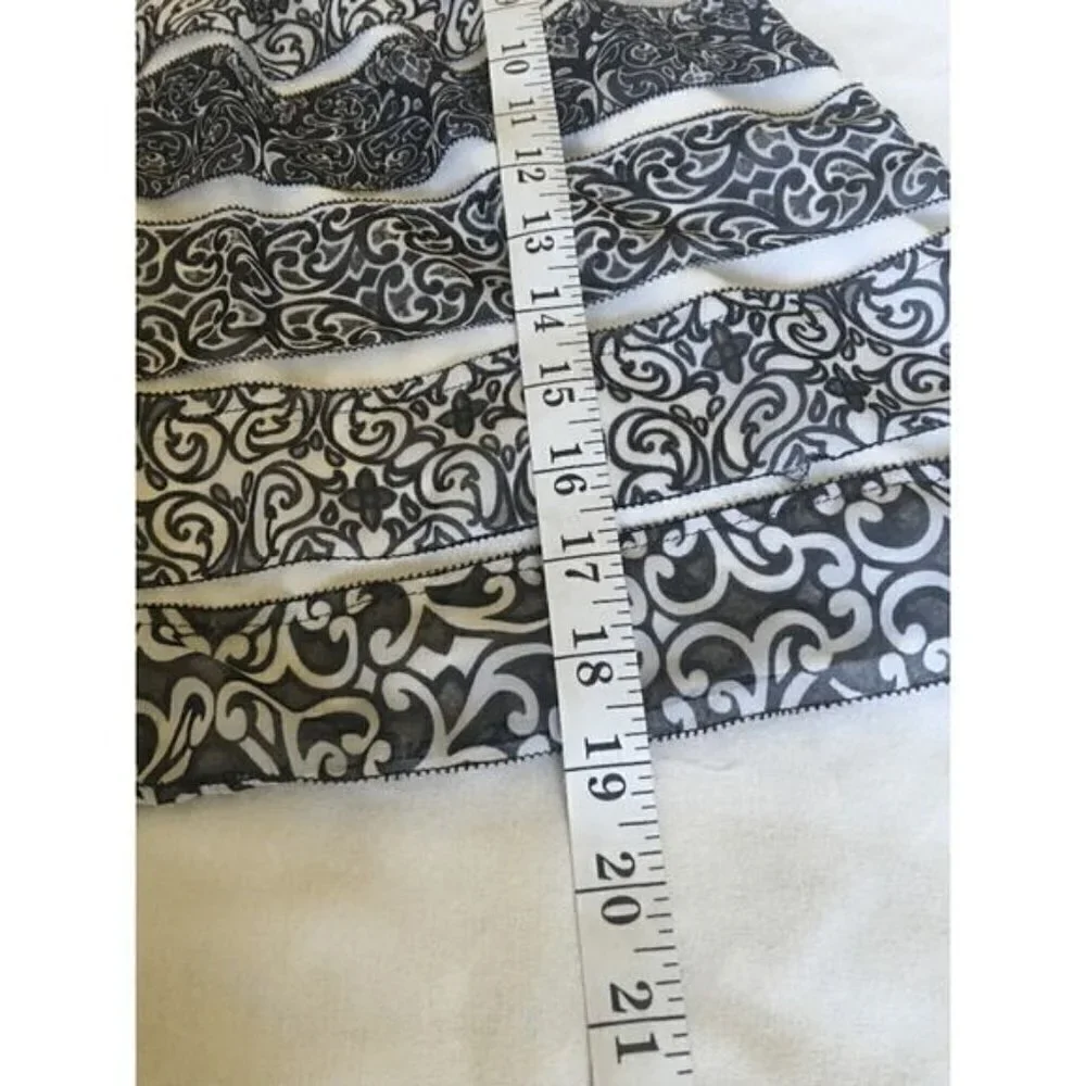 White House Black Market Skirt Size XXS Tiered Ruffle Black White Elastic Waist